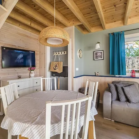 Деревянный коттедж Osada Дембки